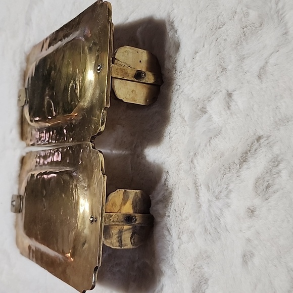 VINTAGE BRASS CANDLESTICK HOLDERS Wall hanging. - Picture 2 of 3